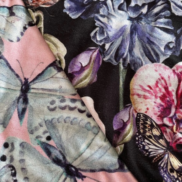 Posh Peanut Patoo Chelsea & Beatrice Reversible Blanket with Butterfly/Floral - Picture 2 of 4